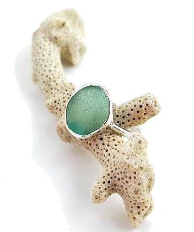 Jade Green Sea Glass Ring Simple Round Band - Size 9
