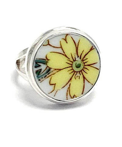 Yellow Daisy Vintage Pottery Ring- Size 6.5