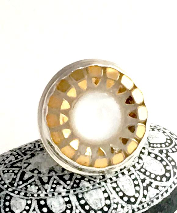 White and Gold Vintage Button Statement Ring - Size 7